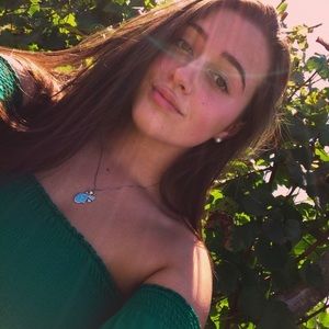 Meet your Posher, Sara